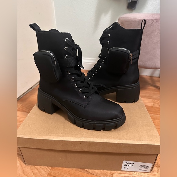 Steve Madden Hyper Boots - Picture 2 of 5